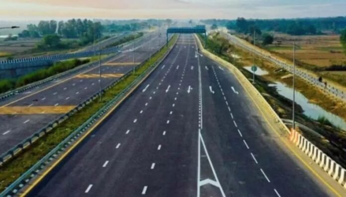 Bharatmala Project आखिर क्यों सड़क पर उतरे 5 गांवों के सैकड़ों किसान, जानें मामला...