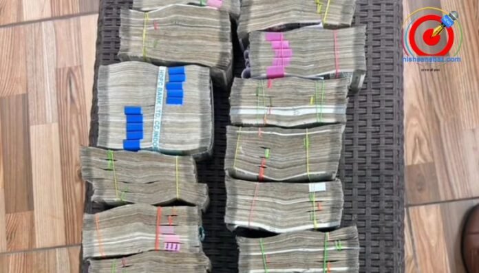 Indore Breaking घर की छत पर छुपा रखें थे 40 लाख, फिर......