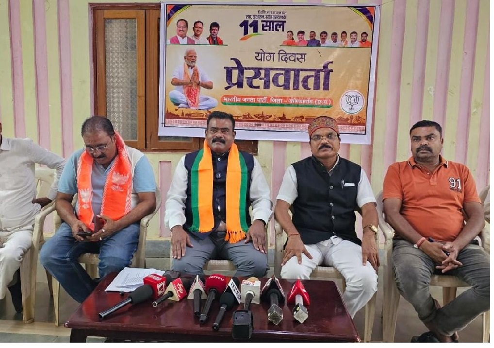 CG NEWS : निरोगी जीवन के लिए योगाभ्यास जरूरी है, करें योग रहे निरोग: विधायक नीलकंठ टेकाम