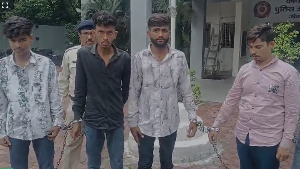 Indore News : परदेशीपुरा में वर्चस्व की जंग में पेट्रोल बम हमला, पांच आरोपी गिरफ्तार, BNS की धारा 111 जोड़ी जाएगी