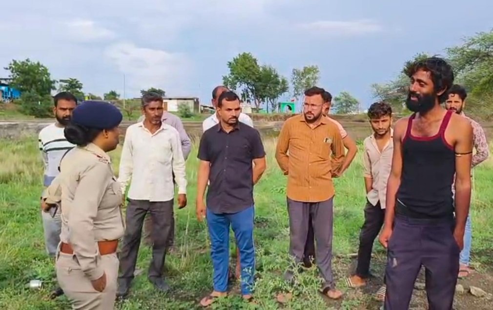 Indore Crime : चरित्र शंका में पत्नी की हत्या कर शव शमशान ले गया पति, अंतिम संस्कार से पहले पुलिस ने किया बरामद