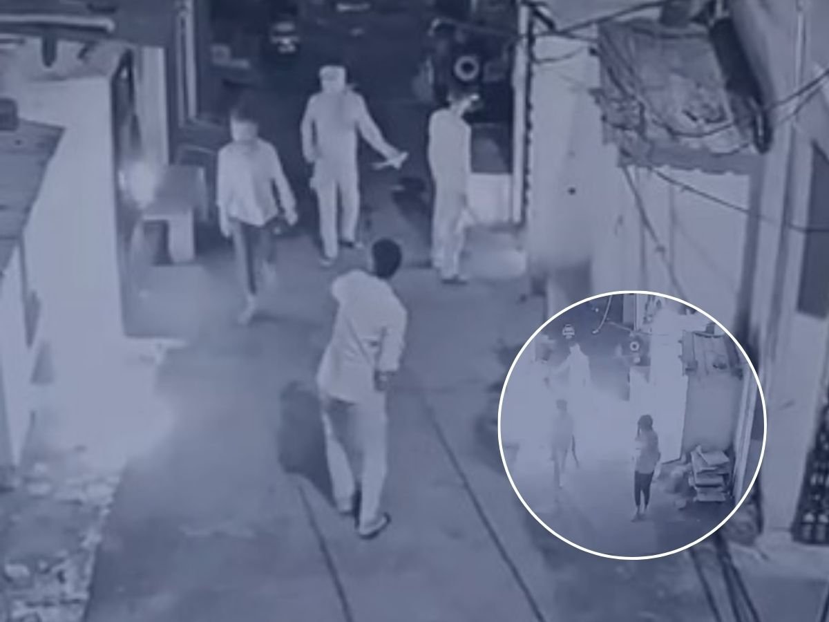 Bhopal नकाबपोश गैंग ने गाड़ियों में तोड़फोड़ कर लगाई आग