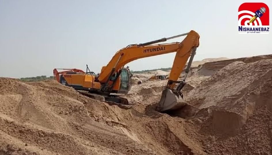 Gariaband News : अवैध रेत उत्खनन पर प्रशासन की बड़ी कार्रवाई, पत्रकारों पर हमले के बाद खनिज अधिकारी को शोकॉज नोटिस