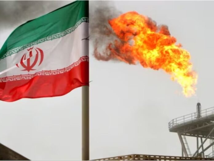 Iran-Israel War तेल की आग में झुलसा रुपया