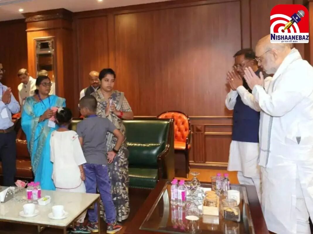 Raipur Breaking : अमित शाह ने नवा रायपुर में शहीद ASP आकाश राव गिरिपुंजे के परिवार से की मुलाकात….