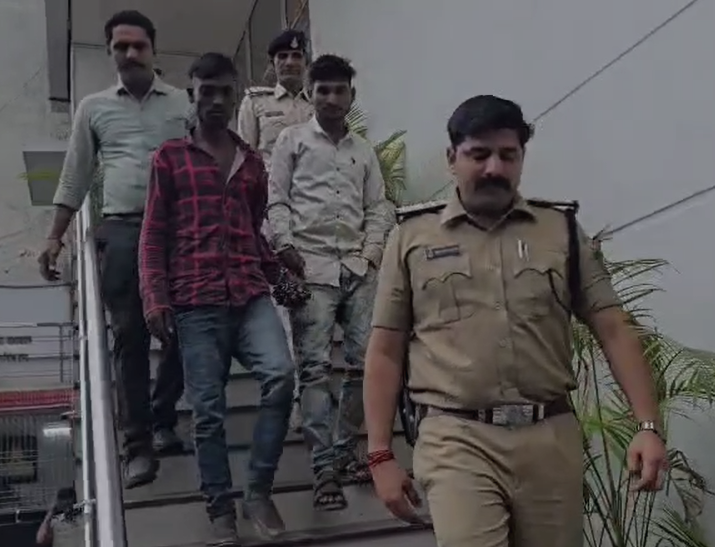 Indore Crime : 11 किलो गांजा के साथ दो तस्कर गिरफ्तार, एनडीपीएस एक्ट के तहत मामला दर्ज