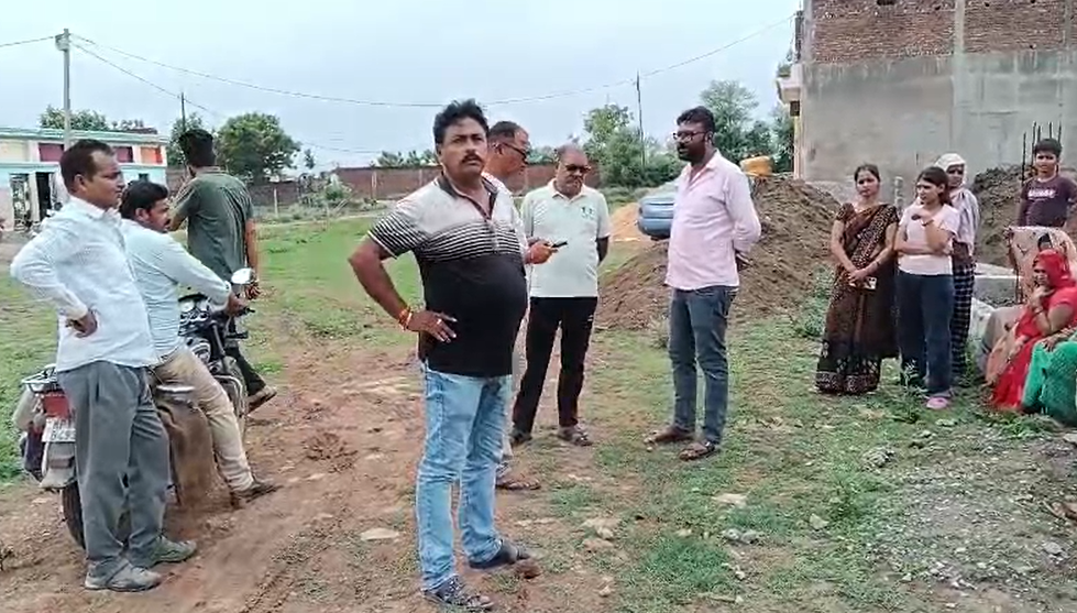 Reva News :यदुवंश नगर में ‘लेडी डॉन’ का आतंक, अतिक्रमण और धमकियों से मोहल्लेवासी परेशान, पुलिस पर उठे सवाल