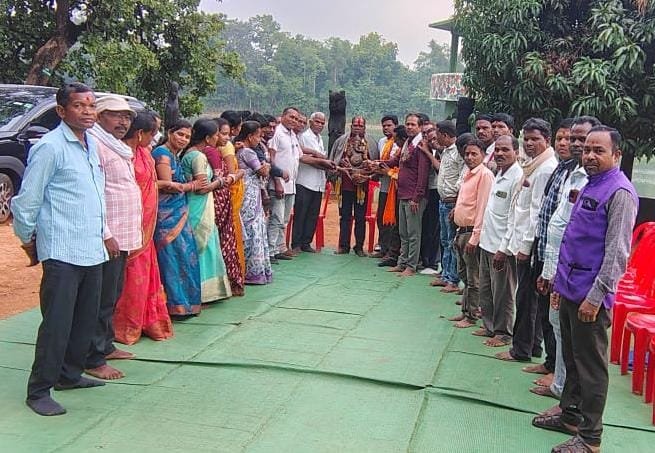 CG NEWS : पंचायत सचिव रजधर पोयाम को सेवा निवृत्त होने पर दी गई भावभीनी विदाई