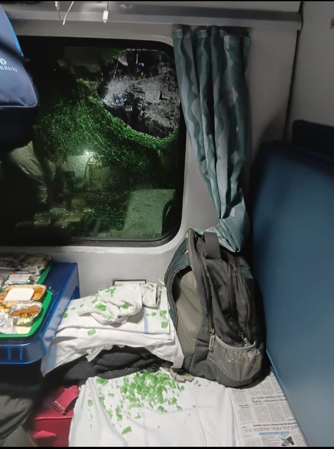 Bhopal Breaking : राजधानी एक्सप्रेस पर पथराव, यात्री दहशत में – RPF जांच में जुटी…