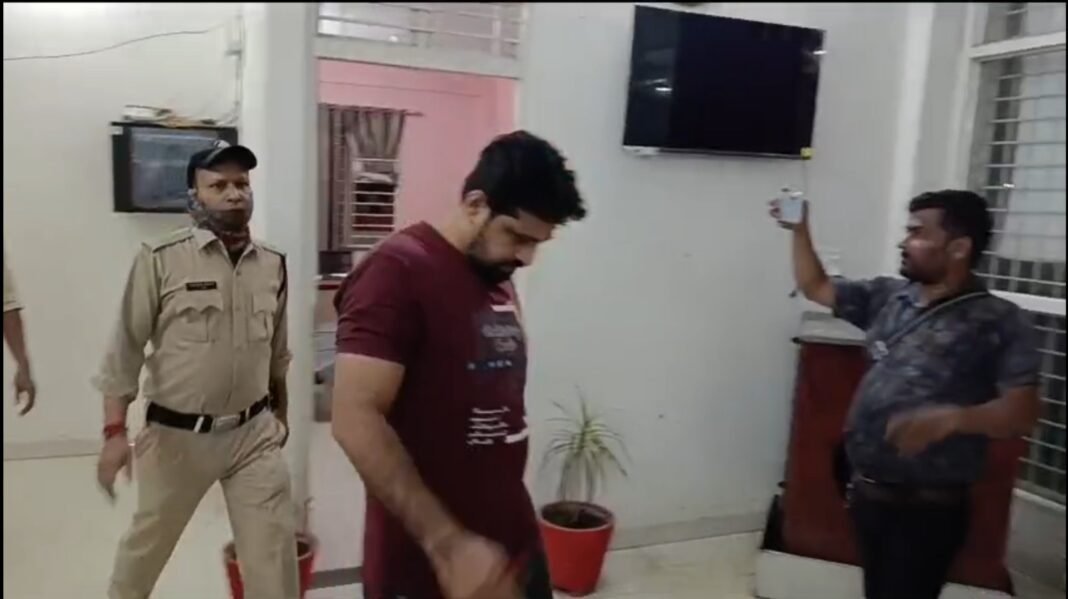 Big Breaking: नकली नोटों के बड़े रैकेट का खुलासा, 18 लाख के जाली नोट बरामद