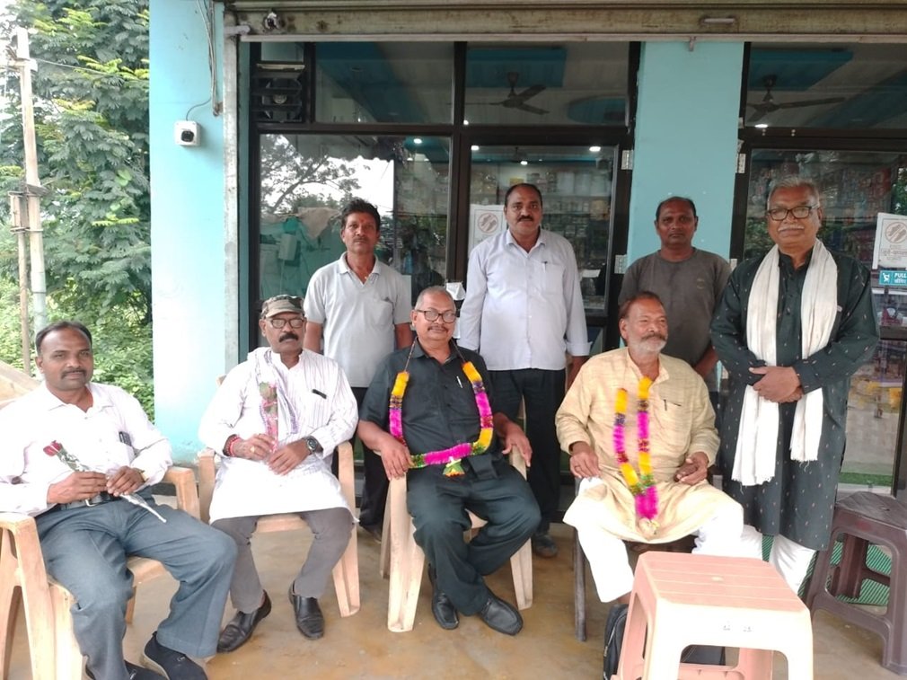 CG NEWS : बरघाट पहुंचे समाजसेवी गोपाल राठौर का आत्मीय स्वागत, एक दिवसीय जशपुर प्रवास से लौटते वक्त शुभचिंतकों से मिलने रुके थे बरघाट