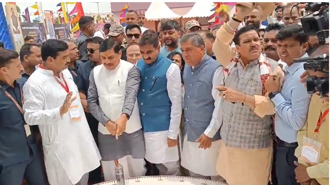 ujjain News : शून्य छाया दिवस पर उज्जैन में दिखा खगोलीय अद्भुत नज़ारा, सीएम ने किया तारा मंडल का लोकार्पण और राष्ट्रीय कार्यशाला का शुभारंभ