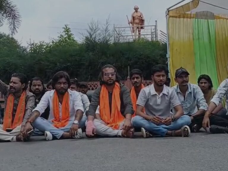 मंदसौर: गौशाला में उजागर हुई गौमाताओं की दुर्दशा, गोरक्षकों ने उठाई सख्त कार्रवाई की मांग