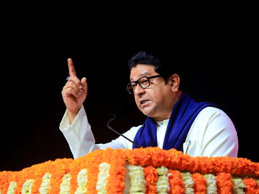 Raj Thackeray: राज ठाकरे की भड़काऊ सलाह: “कान के नीचे बजाओ, लेकिन वीडियो मत बनाना