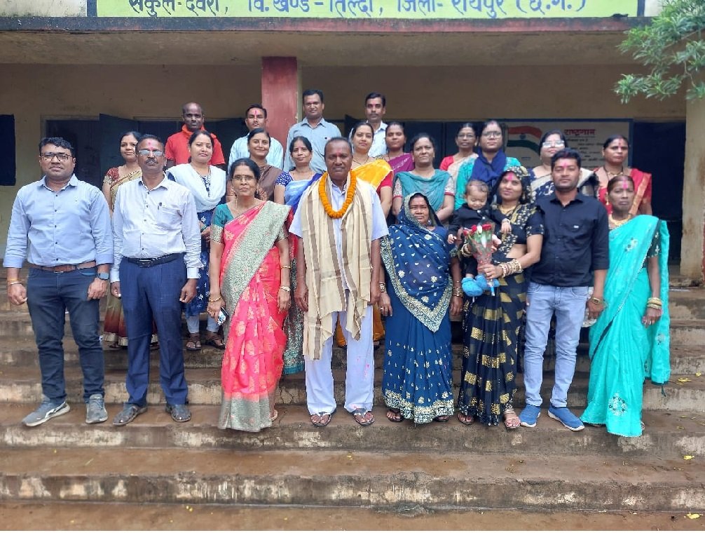 Tilda Nevra : कार्यालय सहायक कृष्ण कुमार वर्मा को सेवानिवृत्ति पर विद्यालय परिवार ने दी ससम्मान विदाई