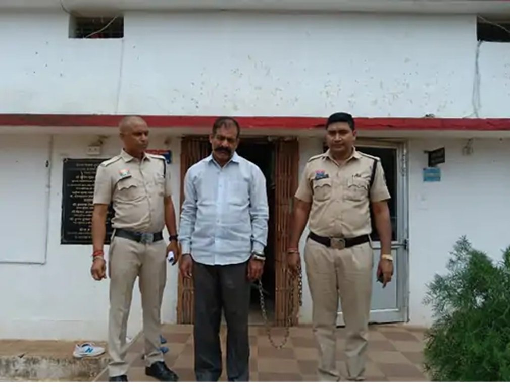 Raipur Crime : पुलिस में नौकरी का झांसा देकर युवती से दुष्कर्म, अश्लील वीडियो से करता रहा ब्लैकमेल