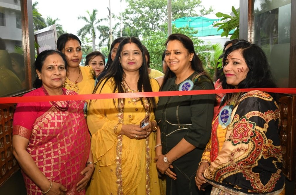 Raipur News : दो दिवसीय सावन मेले का शुभारंभ, एक ही छत के नीचे मिल रही राखी–तीज त्यौहार से संबंधित सभी वस्तुएं