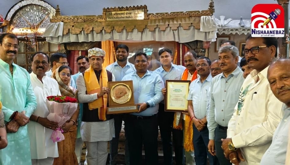 Indore Number One : स्वच्छता सुपरलीग में नम्बर 1 बना इंदौर, विजयी टीम का एयरपोर्ट पर भव्य स्वागत….