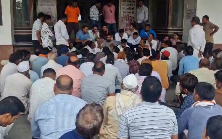 Sehore News : स्मार्ट मीटर से उबले ग्रामीण, कलेक्टर ऑफिस का किया घेराव – बोले, “अब नहीं रुकेगा गुस्सा