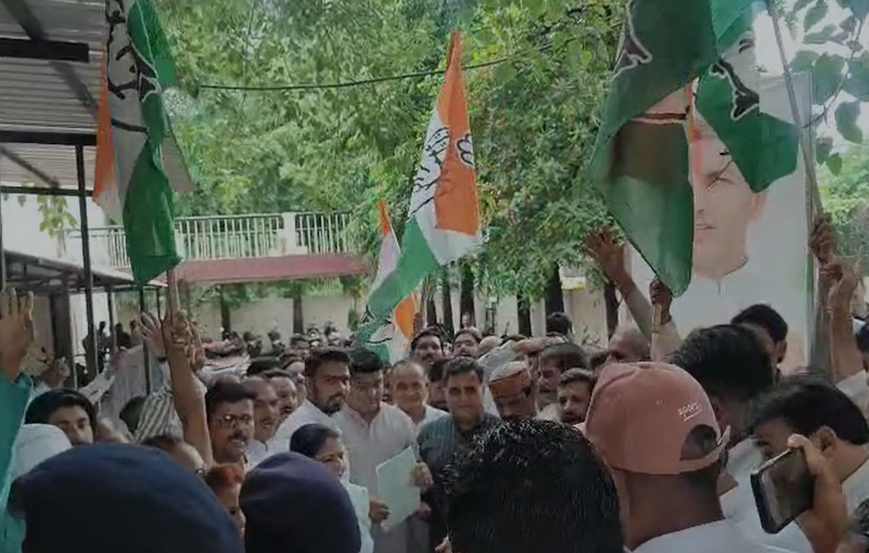 Sehore News : सीहोर जिला कांग्रेस ने एसपी को सौंपा ज्ञापन, कांग्रेस प्रदेश अध्यक्ष जीतू पटवारी पर दर्ज FIR रद्द करने की मांग