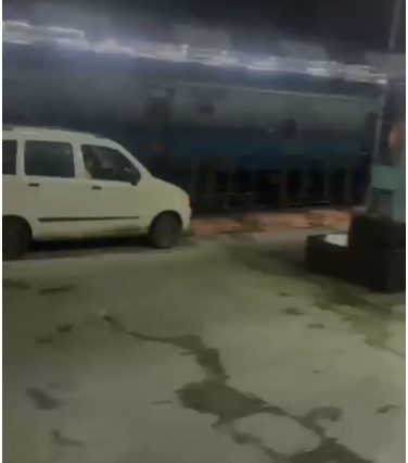 Bhopal News : भोपाल स्टेशन पर सुरक्षा में बड़ी चूक, प्लेटफॉर्म पर दौड़ी कार और स्कूटर, देखें वीडियो