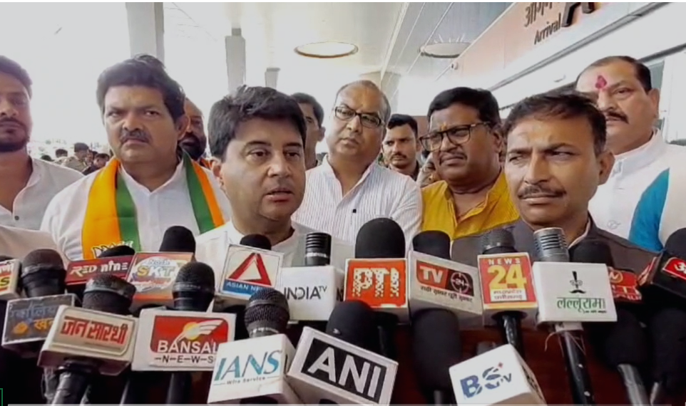 Gwalior News : महाराष्ट्र में हिंदी विवाद पर बोले सिंधिया: “अनेकता में एकता ही भारत की सबसे बड़ी पूंजी, देखें वीडियो