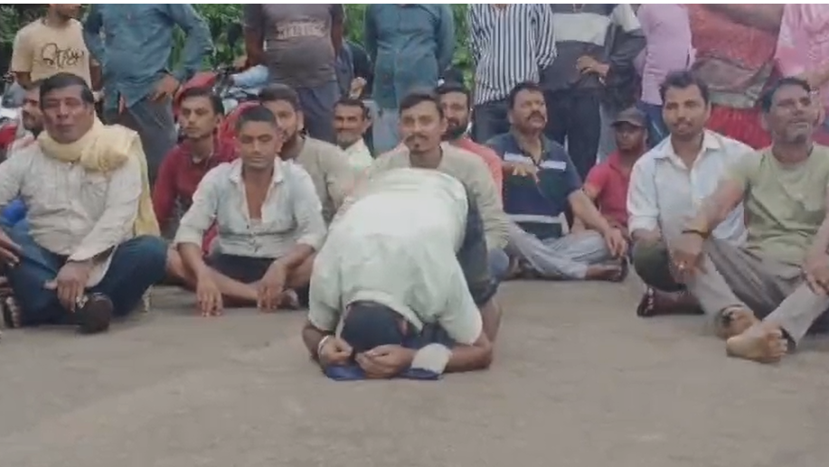 MP NEWS : किसानों ने किया चक्का जाम, खेतों में भरा पानी, कॉलोनाइजर के कारनामों से किसान हुए आंदोलित