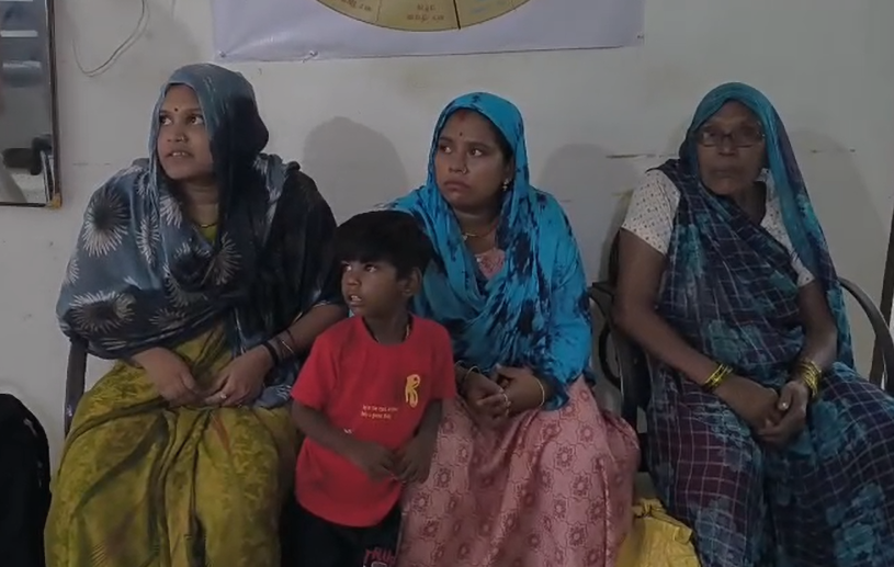 Gwalior News : ग्वालियर डबरा में देवरानी-जेठानी खुद पहुंचीं थाने, बोलीं– शराबी पतियों से तंग आकर छोड़ा था घर