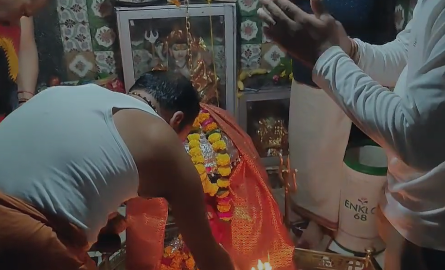 Narsinghgarh News : शिव का सावन.. बाबा भेजनाथ महादेव के मंदीर में सावन के पहले सोमवार लगी भक्तों की भीड़