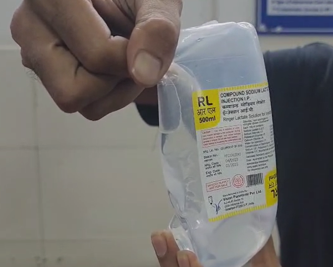 Panna News : मरीज को चढ़ा दी मार्च 2025 में एक्सपायर RL बोटल, जिला अस्पताल में 11 वर्षीय बालक के इलाज में जानलेवा लापरवाही