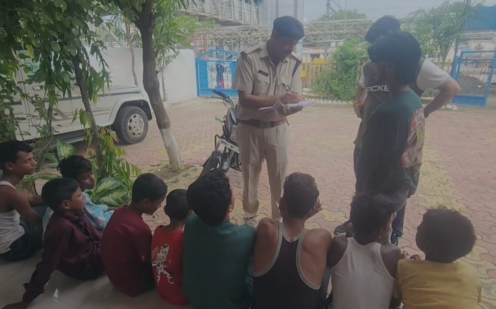 Vidisha News : समर स्पेशल ट्रेन से बाल मजदूरी के लिए ले जाए जा रहे 20 नाबालिग रेस्क्यू, 6 तस्कर गिरफ्तार