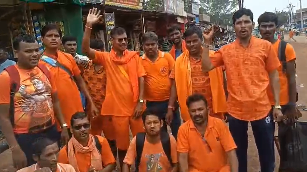 Kharora News : ग्राम इल्दा से कांवड़ियों की टोली जलाभिषेक को रवाना, असम में करेंगे महादेव का अभिषेक