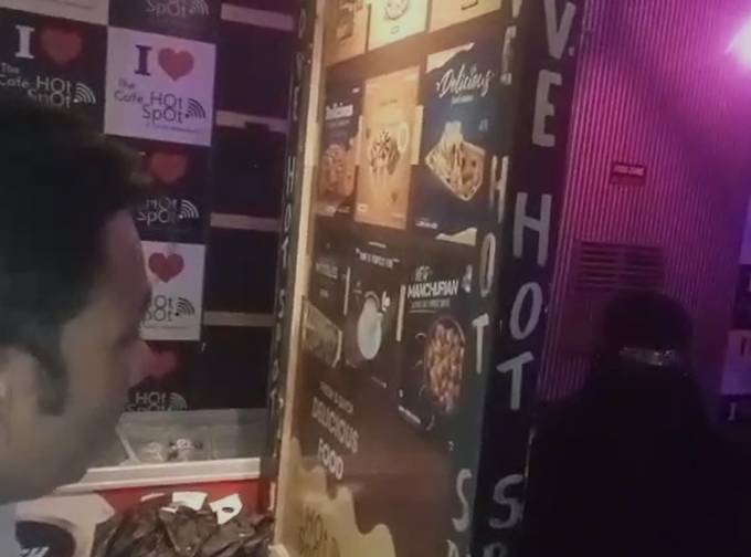 Jabalpur Crime :जबलपुर के मून लाइट कैफे में दुष्कर्म का आरोप, छापे में केबिन से युवक-युवतियां पकड़े गए; संचालक गिरफ्तार