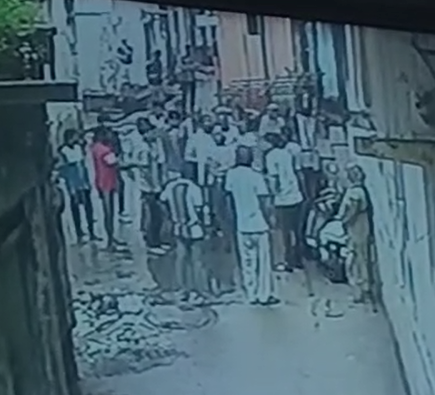 Gwalior News : सरकारी वकील के साथ मारपीट, बुजुर्ग और परिजनों ने घर ले जाकर की लात-घूंसों से पिटाई – CCTV वीडियो वायरल