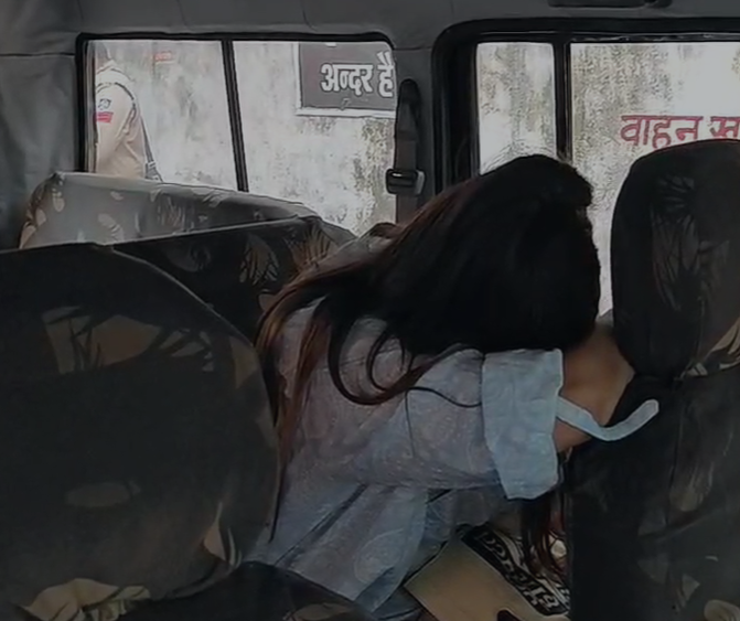 Indore Crime : लव जेहाद फंडिंग केस: अनवर कादरी की बेटी आयशा हिरासत में, दिल्ली से इंदौर लाई गई, दूसरी सिम से संपर्क का आरोप