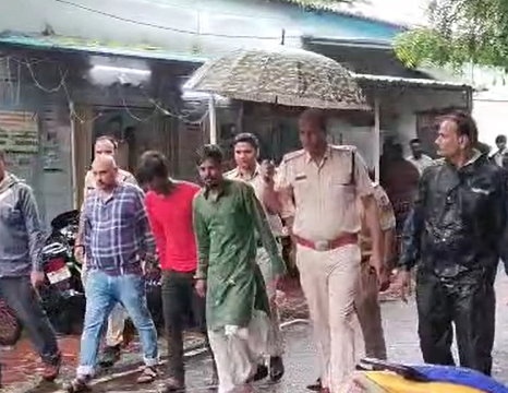 MP NEWS: हथाईखेड़ा डैम पर मछली पकड़ने गए युवकों से मारपीट, शारिक मछली के 5 गुर्गे गिरफ्तार, सरेआम निकाला गया जुलूस