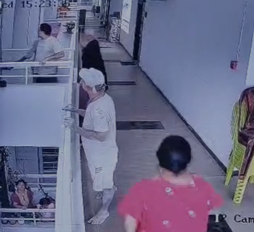 Jabalpur News : महिला डॉक्टर पर जानलेवा हमला: साड़ी के ऊपर बरसाती पहन फ्लैट में घुसा युवक, पड़ोसियों ने मौके पर दबोचा