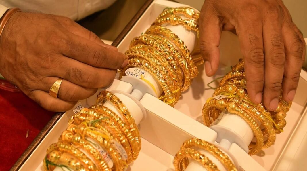 Gold-Silver Weekly Price Update : एक हफ्ते में सोना 915 रुपये महंगा, चांदी ने पार किया ₹1.10 लाख का आंकड़ा
