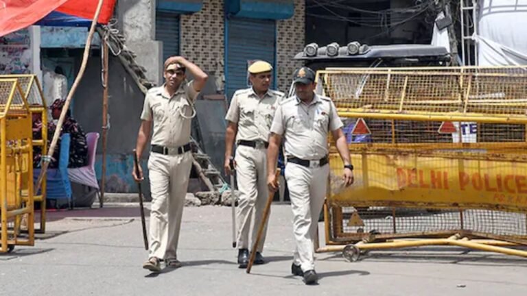 लखनऊ पुलिस लाइन में वरिष्ठ अधिकारी की पत्नी ने की आत्महत्या, जांच में जुटी पुलिस