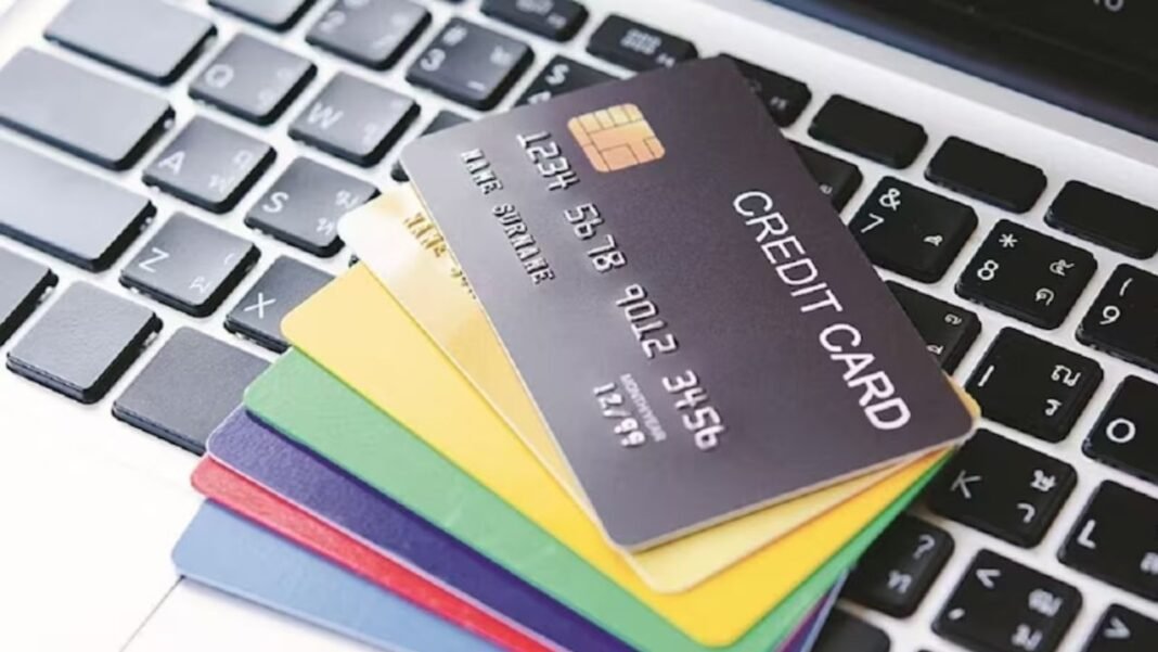 Credit Card Culture : क्रेडिट कार्ड बना लोगों की जरूरत-50 हजार से कम कमाने वाले 93% लोग हुए डिपेंडेंट