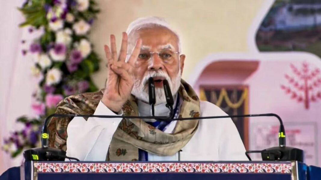 Security lapse : PM मोदी की मोतिहारी सभा में सुरक्षा चूक, डी-एरिया में घुसे तीन संदिग्ध, हिरासत में लेकर पूछताछ