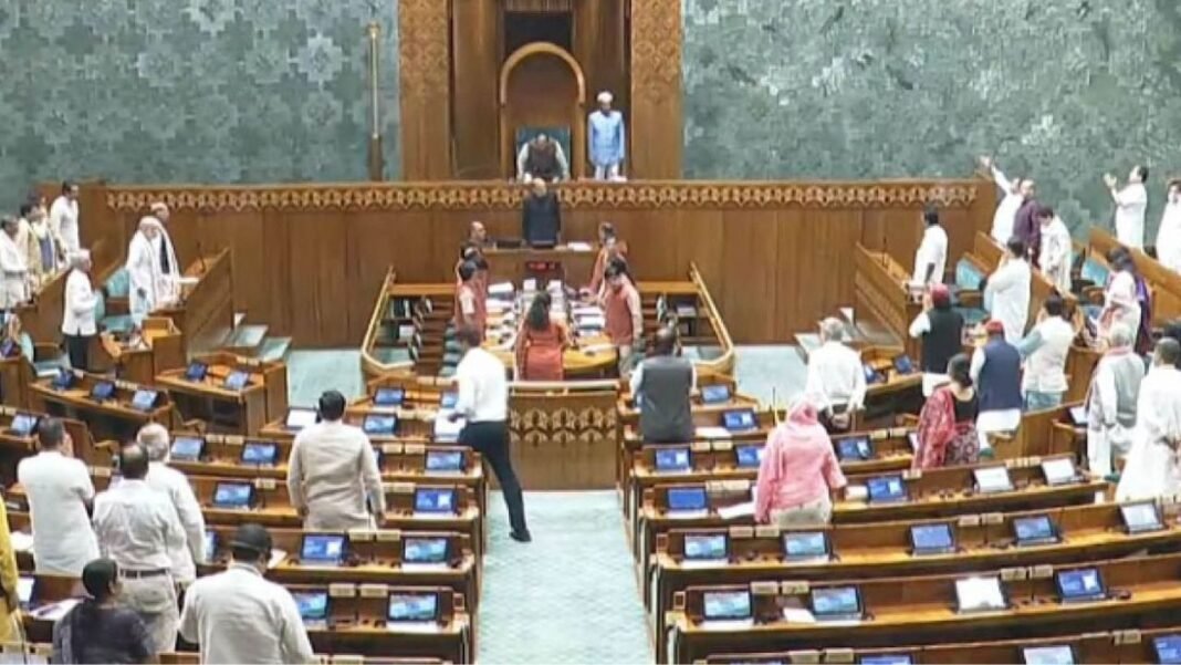 Lok Sabha : “ऑपरेशन महादेव” की कामयाबी पर गरमाई सियासत, अमित शाह ने विपक्ष को लताड़ा, राहुल बोले- 30 मिनट में कर दिया सरेंडर