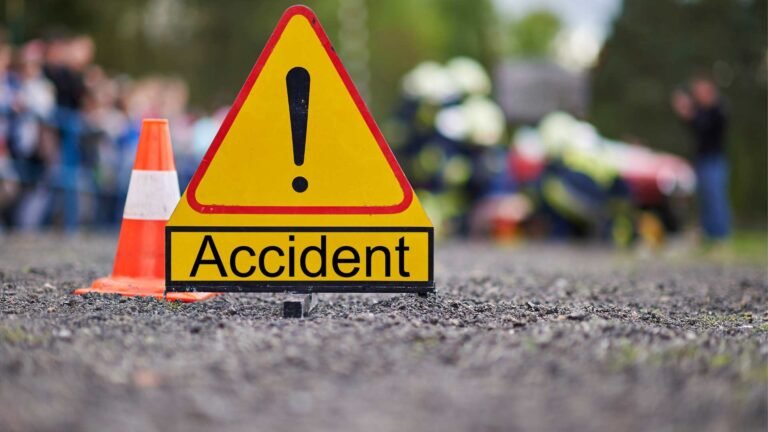 Road accident : दो बेटों की लाशें, एक बेटे की चीख… इस गांव में कोई नहीं सो पाया