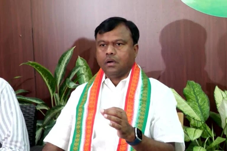 CG Politics : पूर्व मंत्री रविंद्र चौबे की बढ़ सकती हैं मुश्किलें : कांग्रेस नेतृत्व पर बयान को लेकर पीसीसी चीफ दीपक बैज ने कही ये बात