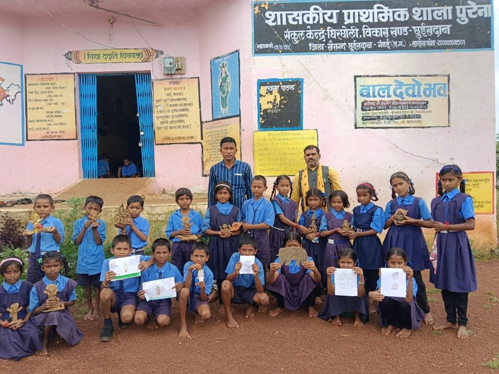 Rajnandgaon News : पुरेना के बच्चों ने गणेश बनाकर मिट्टी कला का प्रदर्शन किया