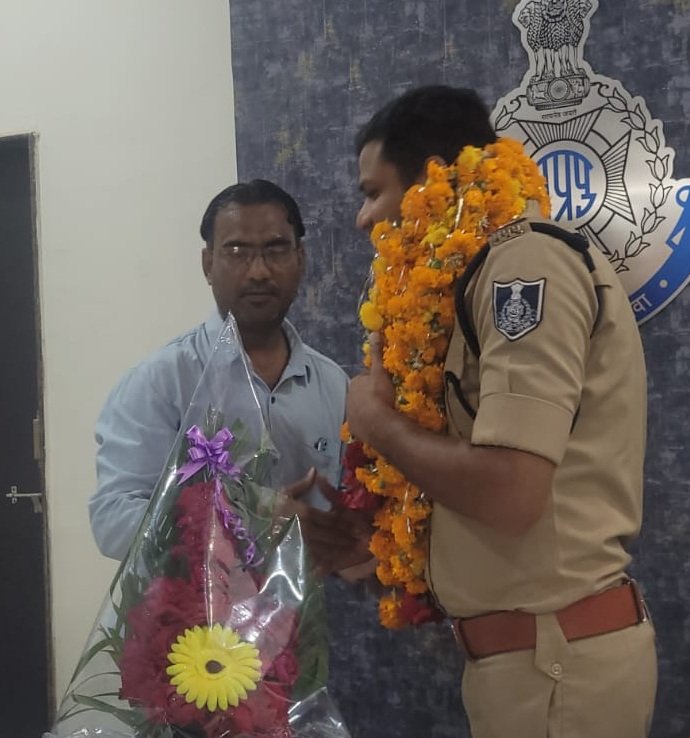 Burhanpur News : बुरहानपुर में सूबेदार राजेश बरवाल का भव्य स्वागत, ट्रैक्टर ट्रॉली एसोसिएशन ने किया सम्मान