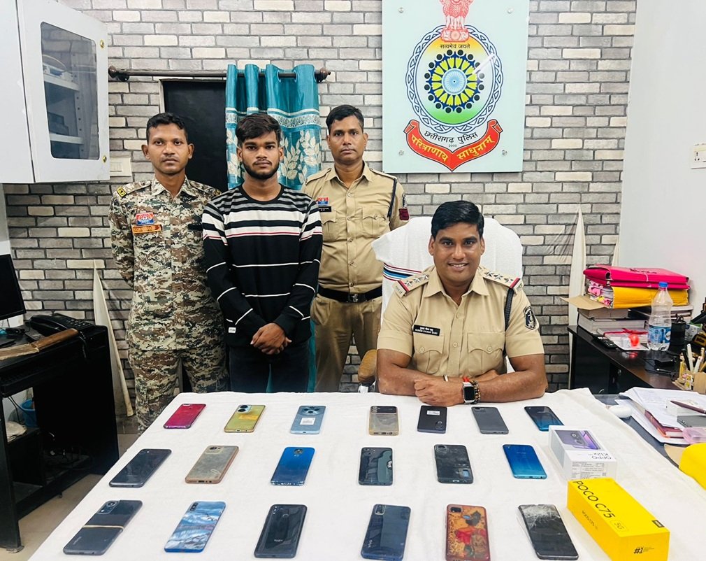 CG NEWS : घरघोड़ा पुलिस का बड़ा खुलासा – मोबाइल चोरी गिरोह धराया, रायगढ़ के दो मोबाइल दुकानदार गिरफ्तार पर सवाल अब भी बाकी…