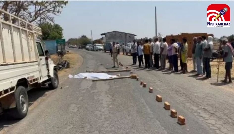 Balrampur Accident : तेज रफ्तार का कहर, ट्रक की टक्कर से बाइक सवार की मौके पर मौत…