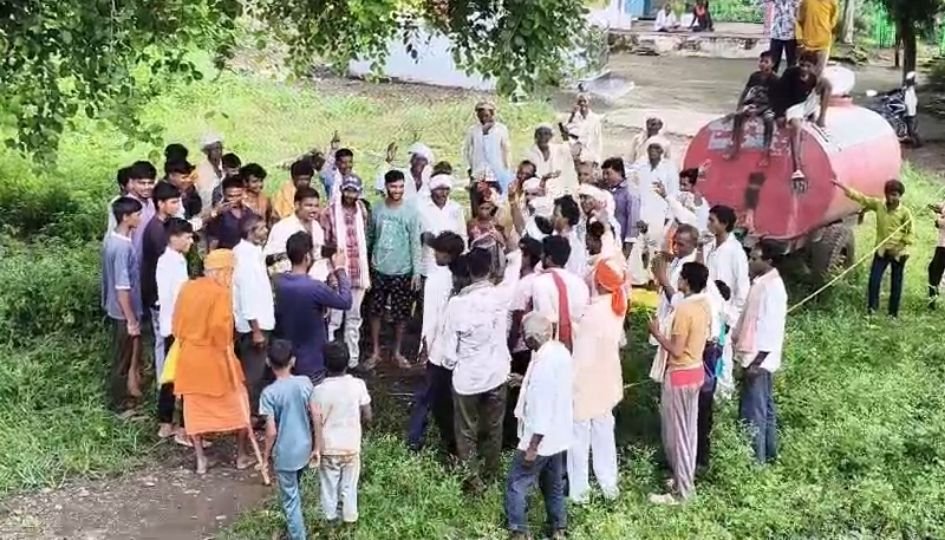 Burhanpur News : किसानों का अन्याय हांडी फोड़ आंदोलन, मुआवजा दो गुना की दहाड़ से गूंजा इलाका…