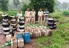 CG NEWS : कबीरधाम में आबकारी विभाग की बड़ी कार्रवाई : 105 लीटर शराब जब्त, 840 किलो महुआ लाहन नष्ट CG NEWS